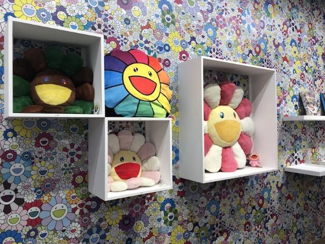 假展风波还没过，村上隆自己到中国办了场个人展